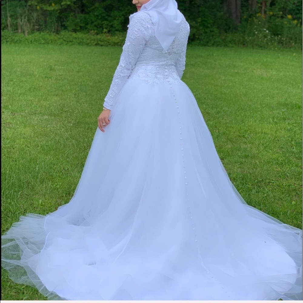 Wedding gown